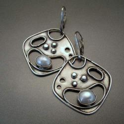 srebrne patynowane kolczyki z perłą - Kolczyki - Biżuteria